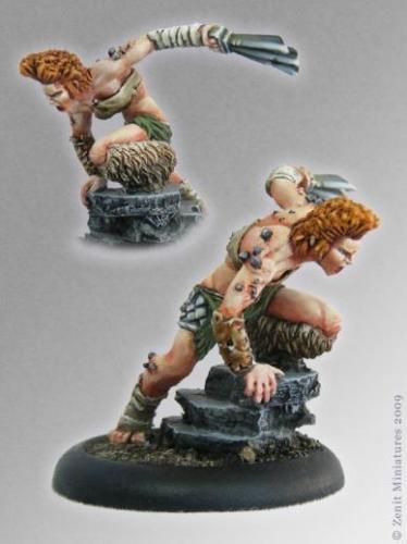 NM016 THOUSAND FACES CULT HYENA MOTHER   Zenit Fantasy  