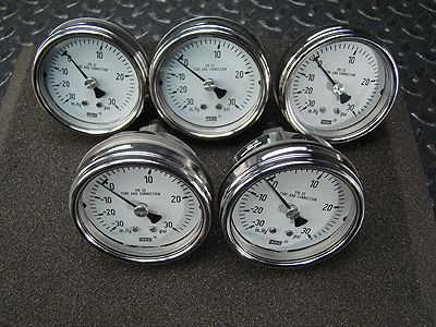 Each Wika 0   30 in.Hg Vacuum / 0 30 PSI Pressure Gauges  