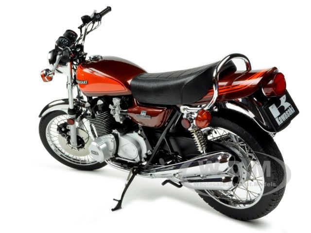 KAWASAKI 900 SUPER FOUR (Z1) BROWN/ORANGE 1/6 AUTOART  