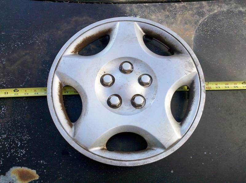 14inch CHRYSLER PLASTIC HUBCAP P/N 4684256  