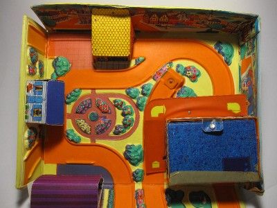 Vintage Mattel Hot Wheels Action City Portable Case Set Track 5158 3 