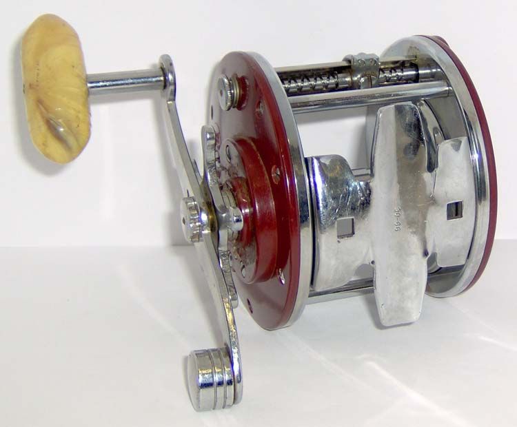   309 SALTWATER FREE SPOOL SURF CASTING REEL NICE & CLEAN * WKS  