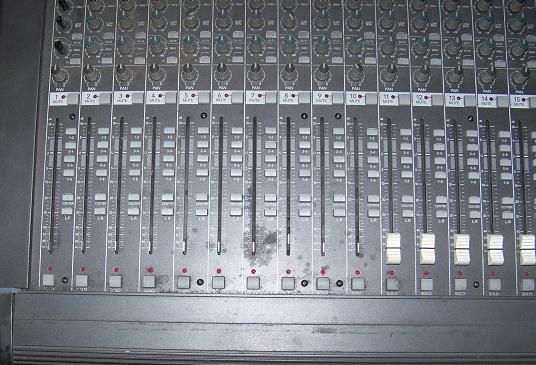 MACKIE SR40 8 MIXER CONSOLE  