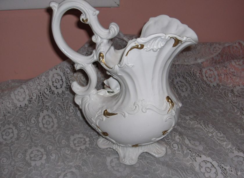 Up for sale is a beautiful vintage, antique style intricately made 