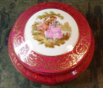 FINE LIMOGES FRANCE LA REINE PORCELAINE TRINKET BOX B33 FEATURING 