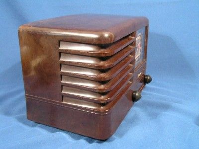 Vintage EMERSON Art Deco Bakelite Tube Radio   Nice  