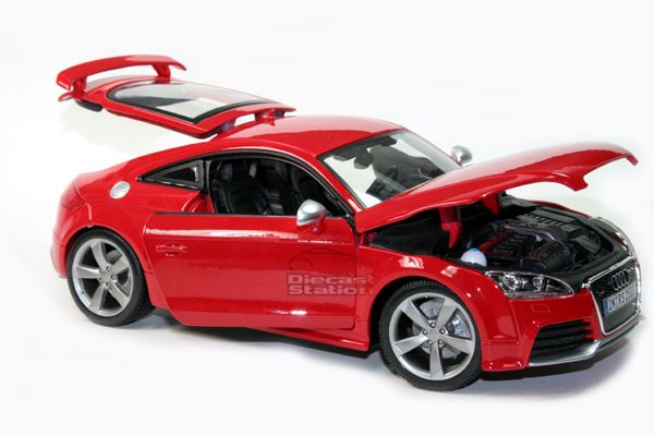 BBURAGO AUDI TT RS DIE CAST 1/18 RED NEW  