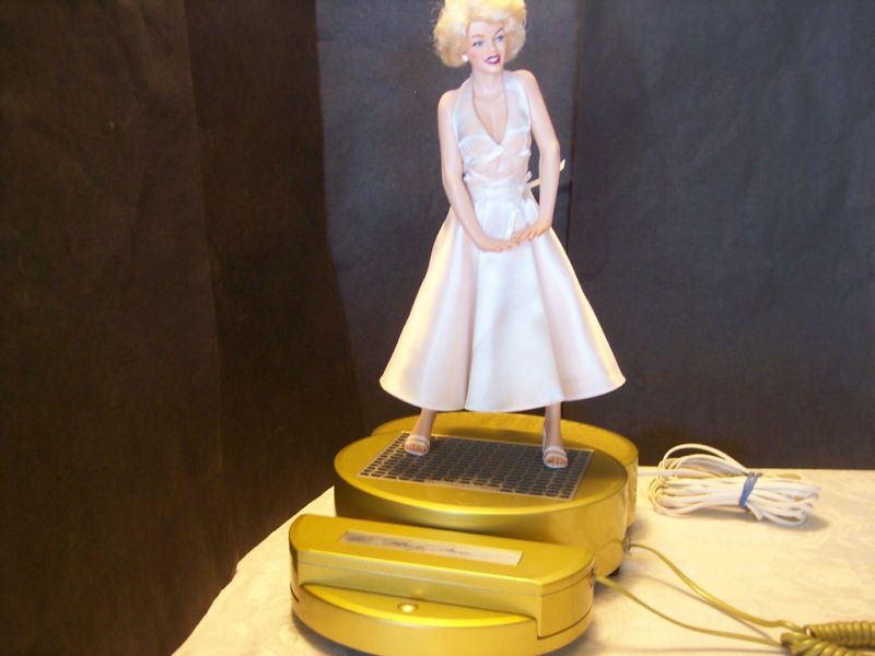 MARILYN MONROE ANIMATED TALKING TELEPHONE DOLL 7 YEAR  