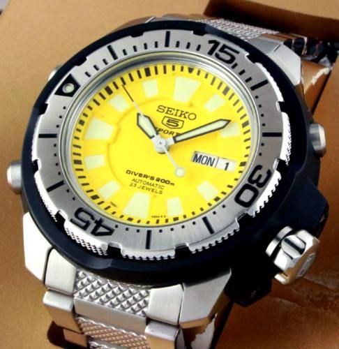 SEIKO TOUGH 4X4 AUTO SCUBA DIVER WATCH 200M HUGH SKZ251  