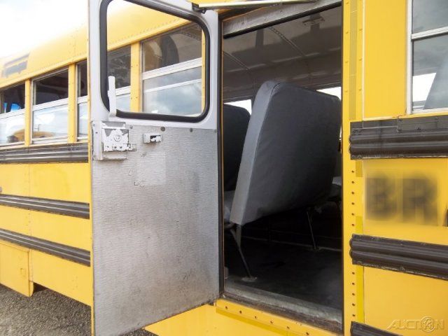 95 INTERNATIONAL 3800 DT466 SCHOOL BUS  