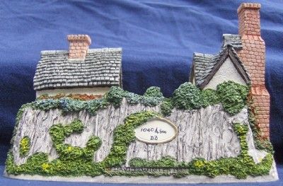 David Winter SIGNED This Newtown Millhouse Cottage Mint  