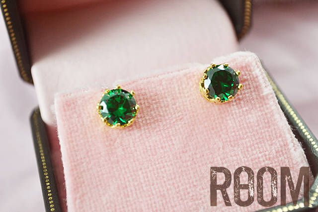 NEW JUICY COUTURE Princess Stud Earrings  