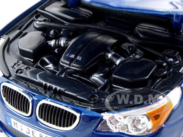 BMW M5 E60 BLUE 118 DIECAST MODEL CAR BY MAISTO 31144  