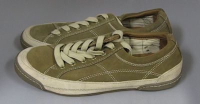 NEW TOMMY BAHAMA CASUAL FASHION ALMOND/KHAKI LACE UP SNEAKERS/SHOES 