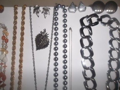 VINTAGE RETRO COSTUME JEWELRY 45 PIECE LOT SIGNED  