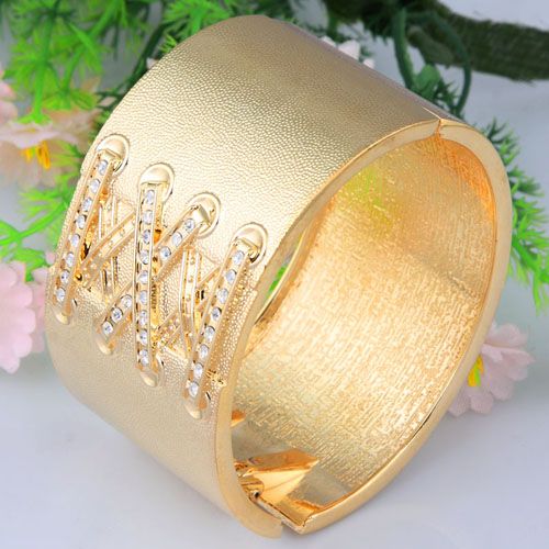   Open ended Carved Ribbon Bangle Bracelet W/ Spring & Crystal 9B31