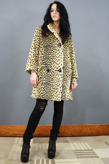 Vintage 60s Vegan LEOPARD Fur SWING Mod HUGE COLLAR Boho Glamour Coat 