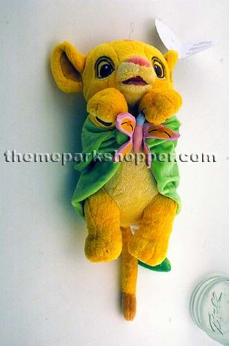 Baby Simba is wrapped in a leaf blanket fastened by a butterfly velcro 