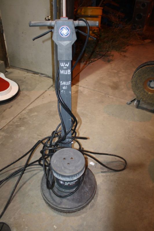 ADVANCE SD 4317 NILFISK 16 FLOOR BUFFER  