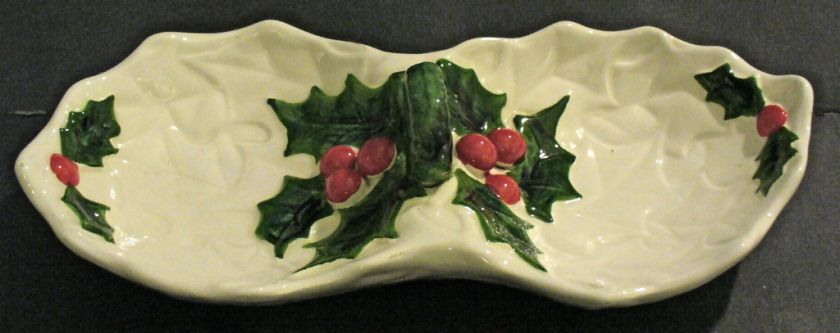 1970/71 LEFTON WHITE HOLLY LEAF & BERRY DIVIDED DISH  
