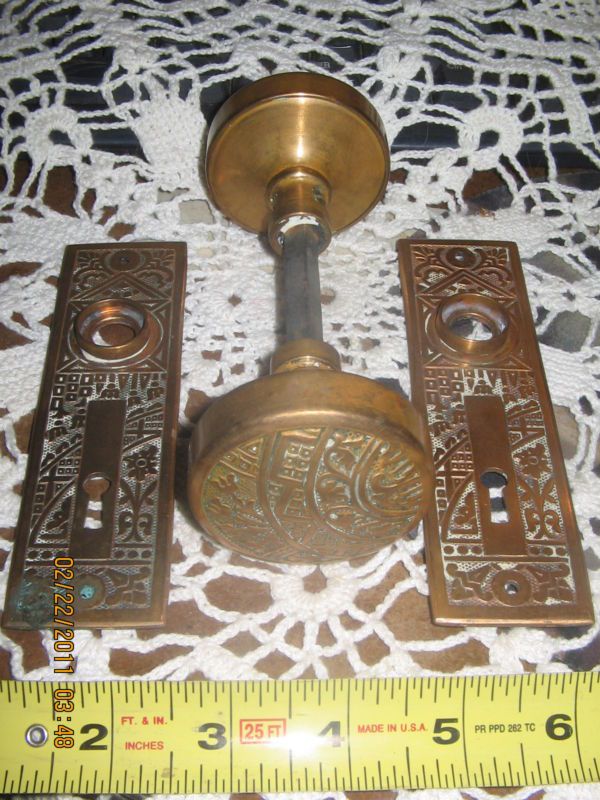 Antique BRASS VICTORIAN DOOR KNOB SET WITH PLATES  