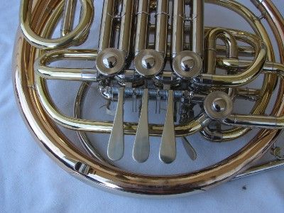 HOLTON DOUBLE FRENCH HORN   SOLOIST    IN CONTINENTAL USA 