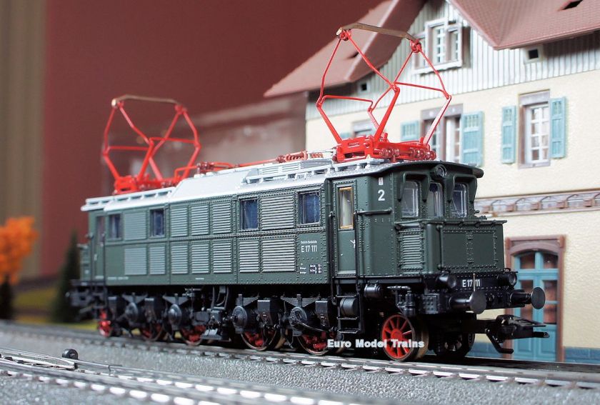 DB) class E 17 electric locomotive. Bottle green basic paint scheme 