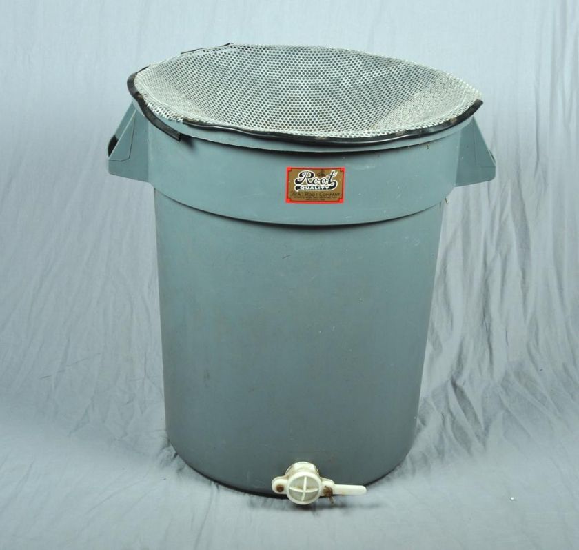 ROOT Beekeeping Supplies 20Gal Container wStrainer  