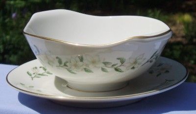 EMPCRAFT PRINCESS CHINA Bridal Wreath Round Gravy Boat  